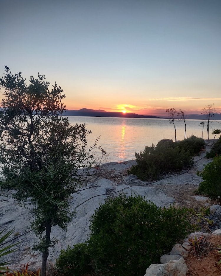 Παραλία Κερατόπυργος Θεολόγος Φθιώτιδας Ξενοδοχείο mpallouelena hotel